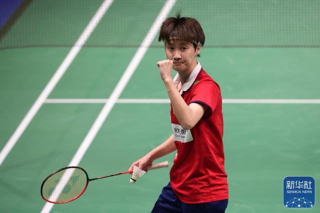 过社交媒体 过社交媒体